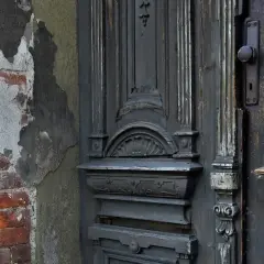 Kiedy budynek staje się zabytkiem? Poznaj kluczowe kryteria